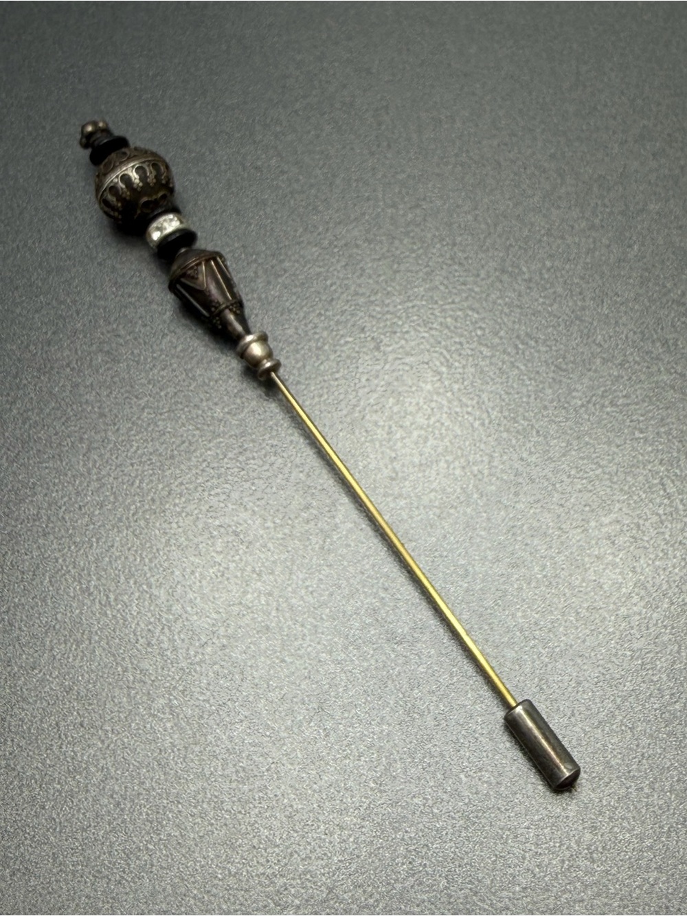 💕2/$20 Antique-Style Black and Gold Stick pin Brooch